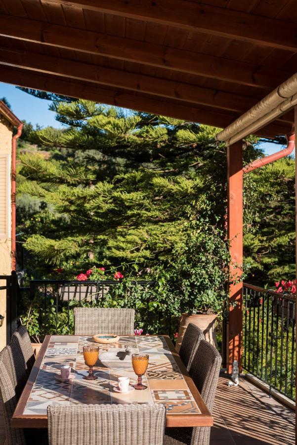 Apartmán Casa Arokaria Pendarianá Exteriér fotografie